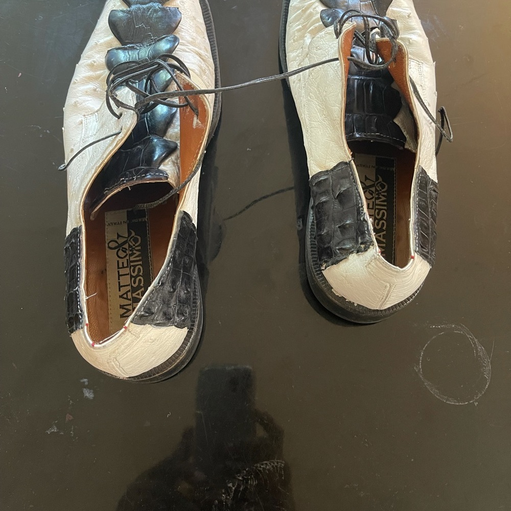 Shoe - Picture 4 of 4